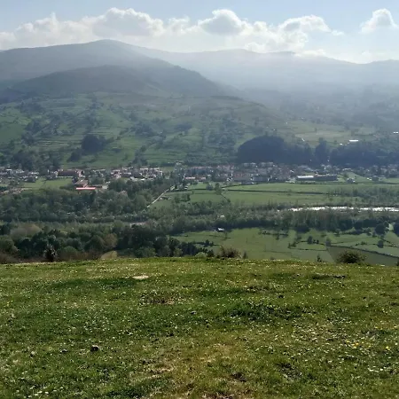 Vivienda Turistica Volvere דירה